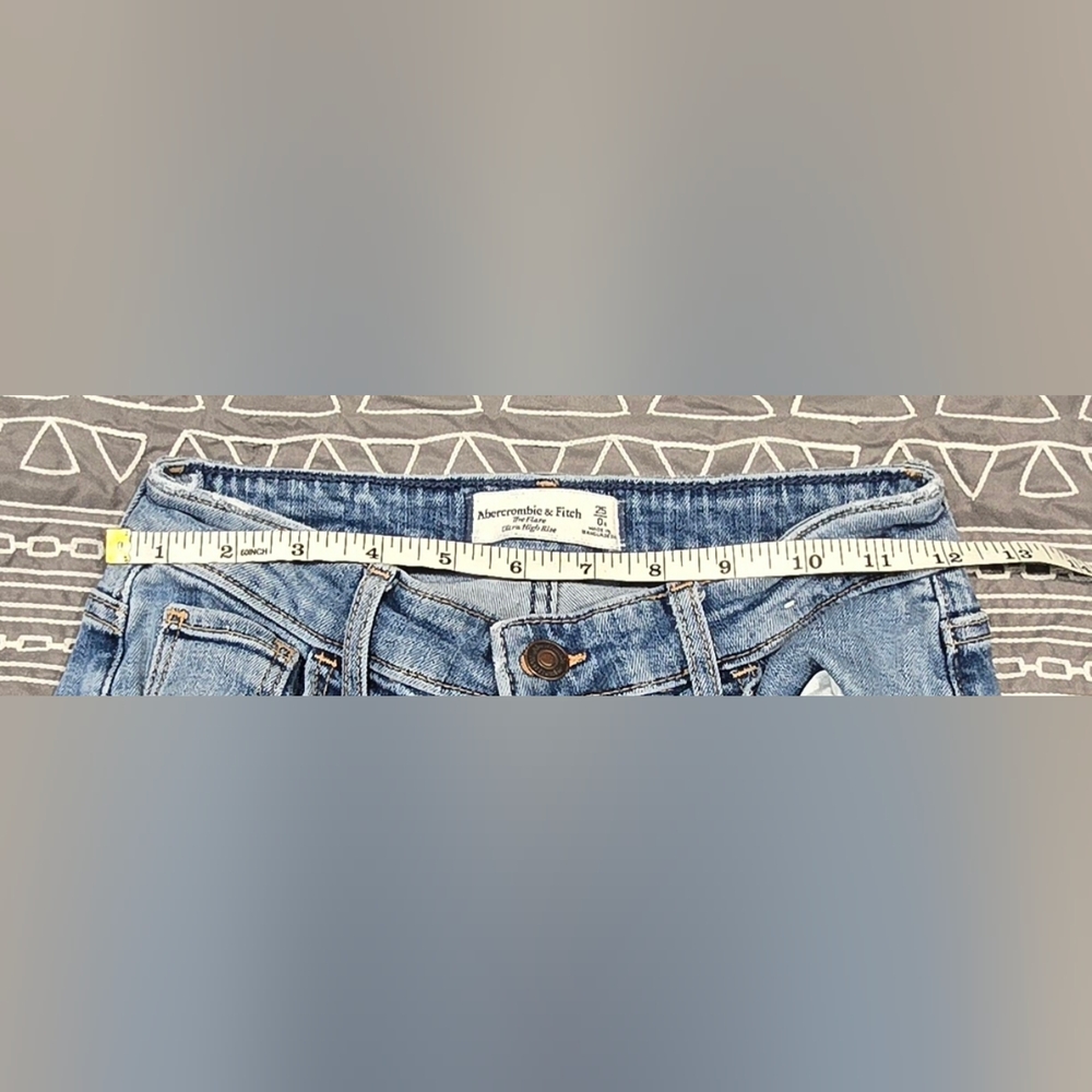 Abercrombie Ultra High Rise Flare Jeans Size 0/25 - Picture 5 of 6